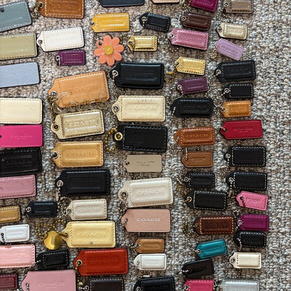 Lot of 98 Coach Hangtags - Picture 2 of 4